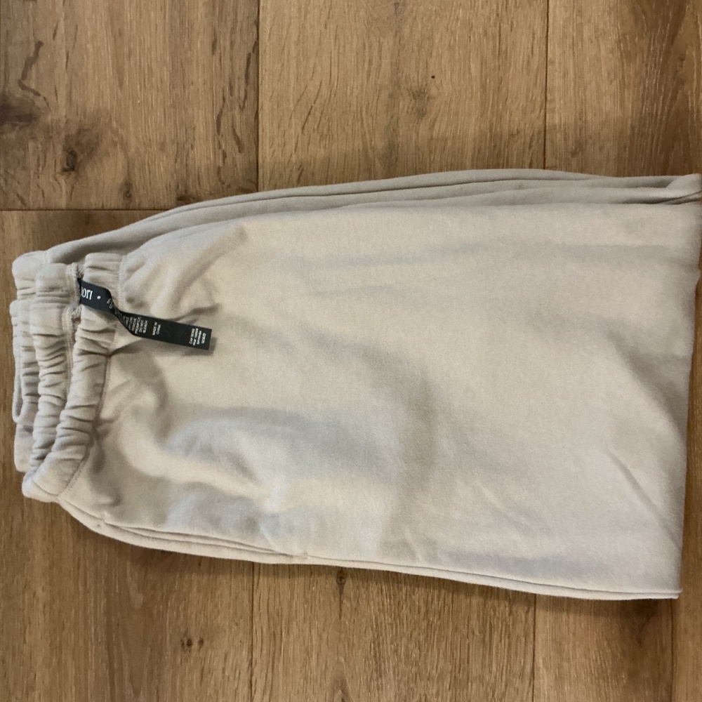 Vuori Sedona Jogger in Salt - Picture 4 of 8